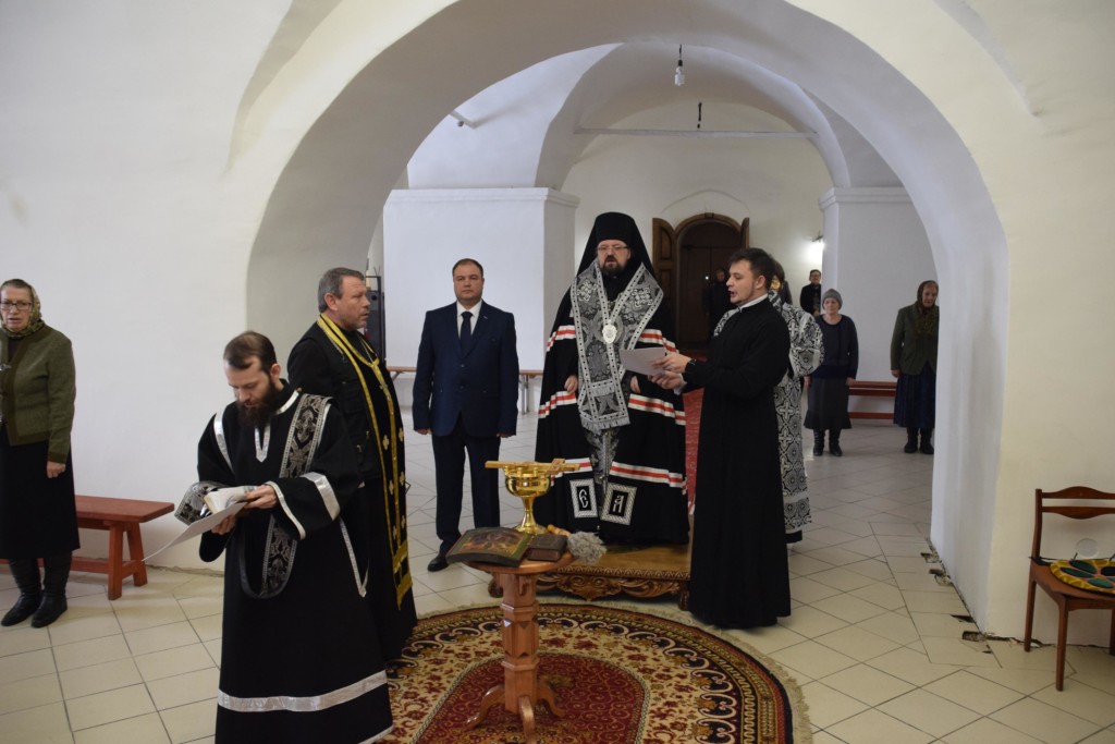 Молебен в Богоявленском кафедральном соборе г.Галича перед инаугурацией главы городского округа Галич
