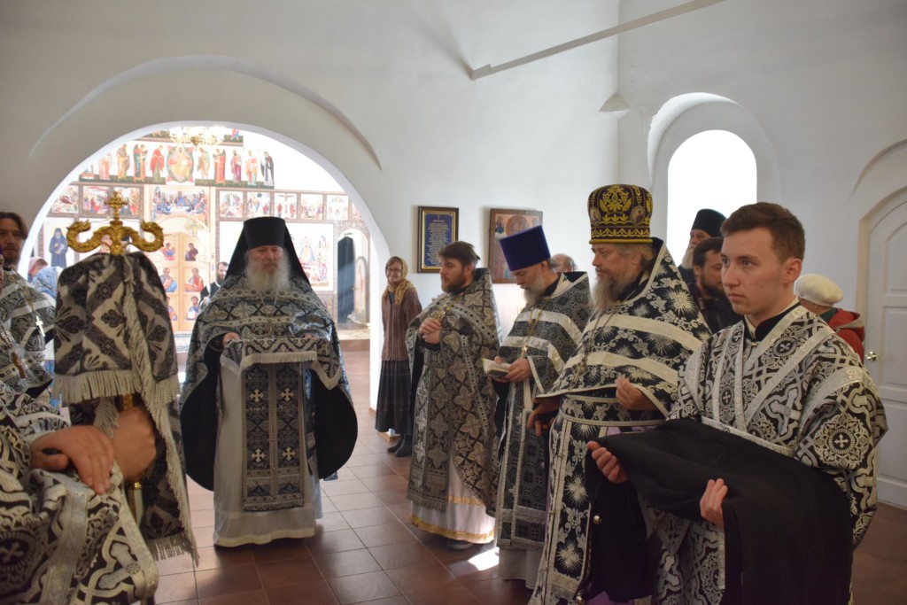 Соборная литургия Преждеосвященных Даров в Успенском храме Свято-Троицком Макариево-Унженском мужском монастыре г.Макарьева