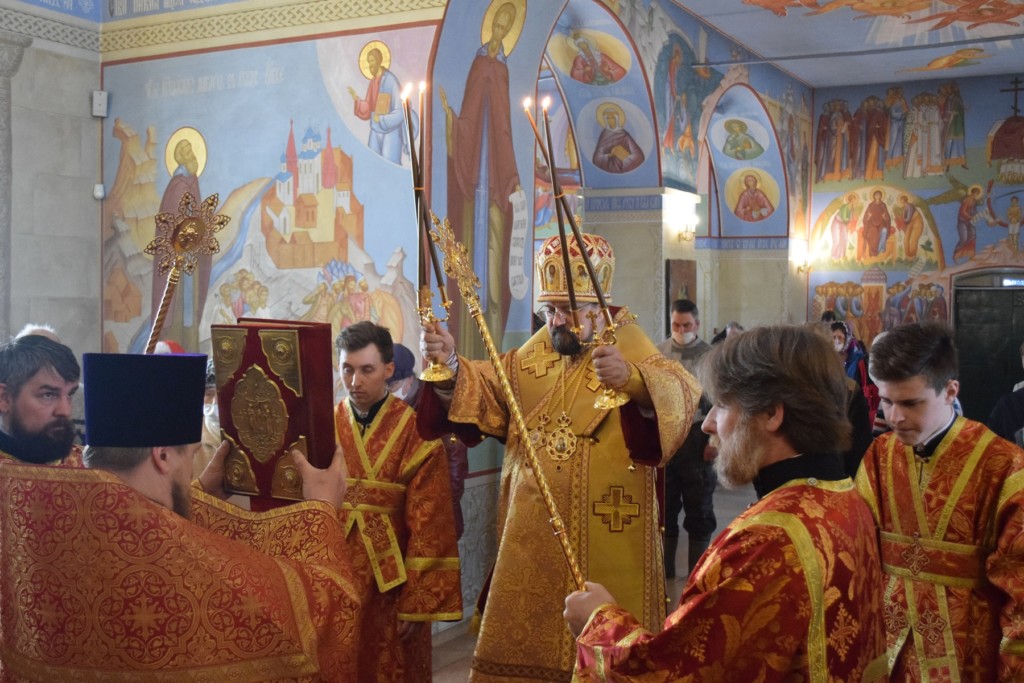 Божественная литургия в Неделю о Фоме в храме святителя Николая поселка Кадый