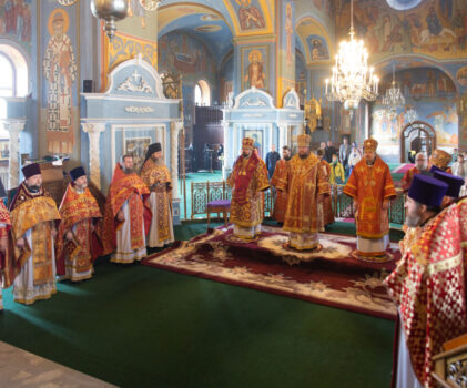 Праздник великомученика Феодора Стратилата в Богоявленско-Анастасиином соборе города Костромы