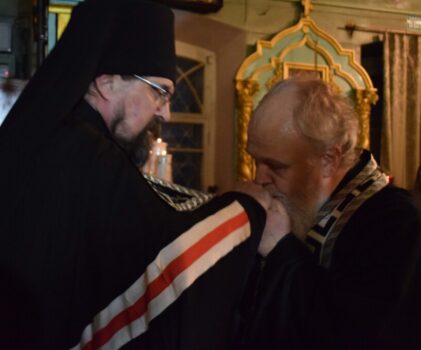Епископ Галичский и Макарьевский Алексий совершил Великую вечерню и чин прощения в Введенском соборе г.Галича