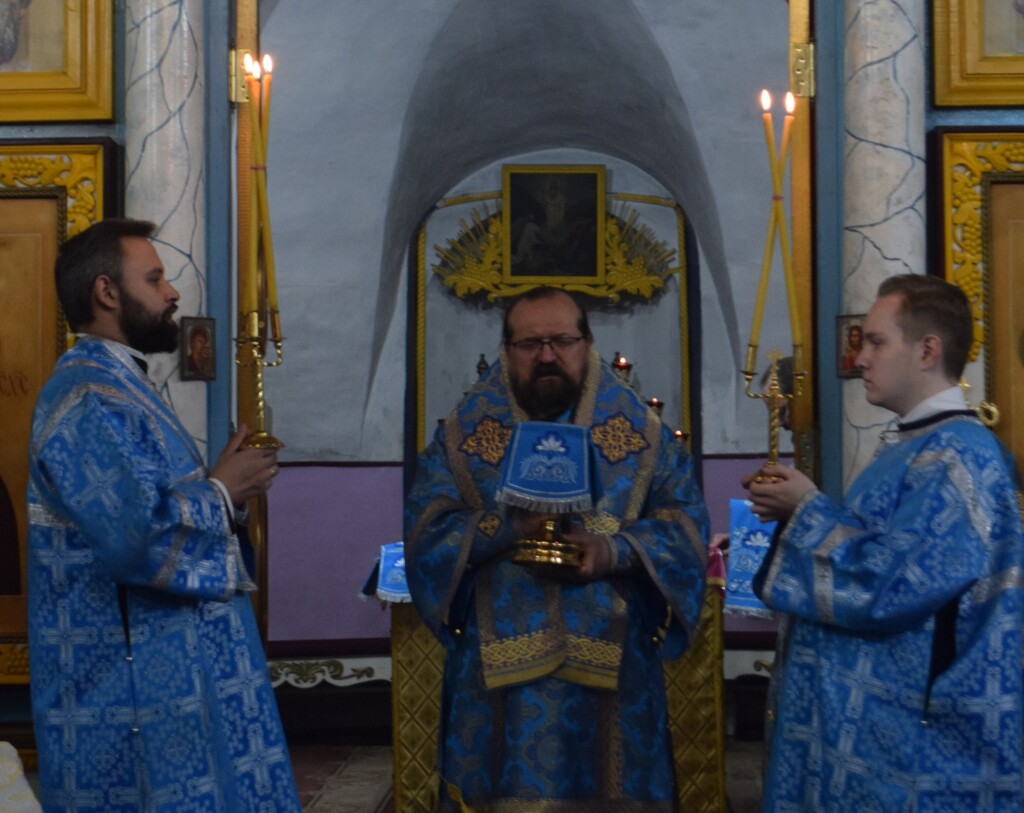 Епископ Алексий совершил Божественную литургию в день праздника Сретения Владимирской иконы Божией Матери