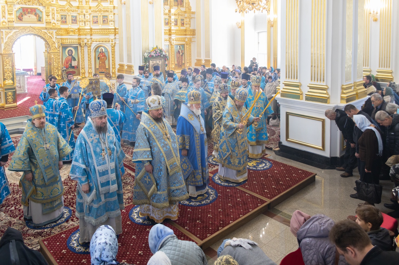 Торжества в день праздника Феодоровской иконы Божией Матери в Богоявленском кафедральном соборе Костромского кремля