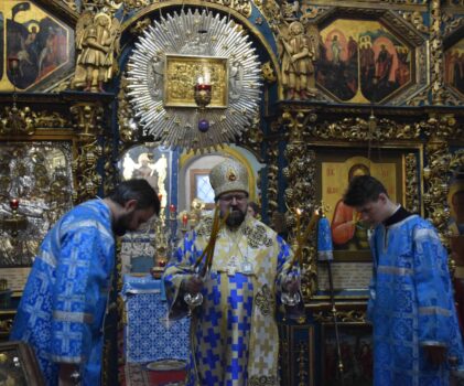 Канун праздника Похвалы Божией Матери. Утреня с чтением акафиста Пресвятой Богородице в Успенском соборе г.Чухлома