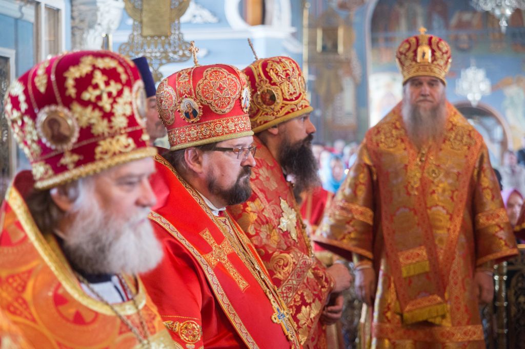 Светлая Пятница. Соборное пасхальное архиерейское богослужение в Богоявленском кафедральном соборе г. Кострома в день 50-летия епископа Галичского и Макарьевского Алексия
