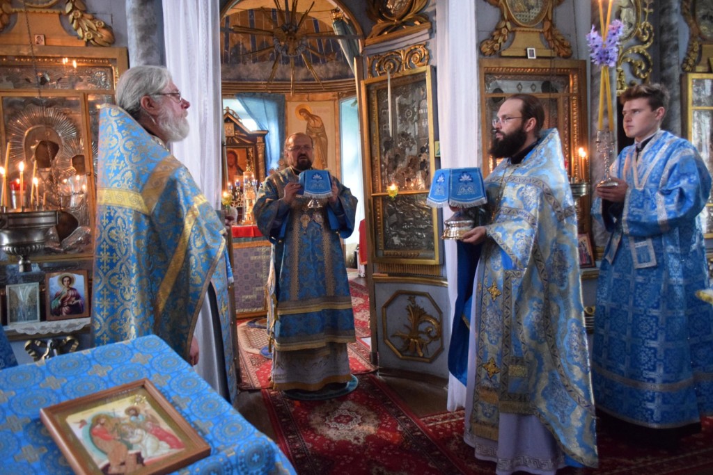 Престольный праздник в храме Казанской иконы Божией Матери села Богородское