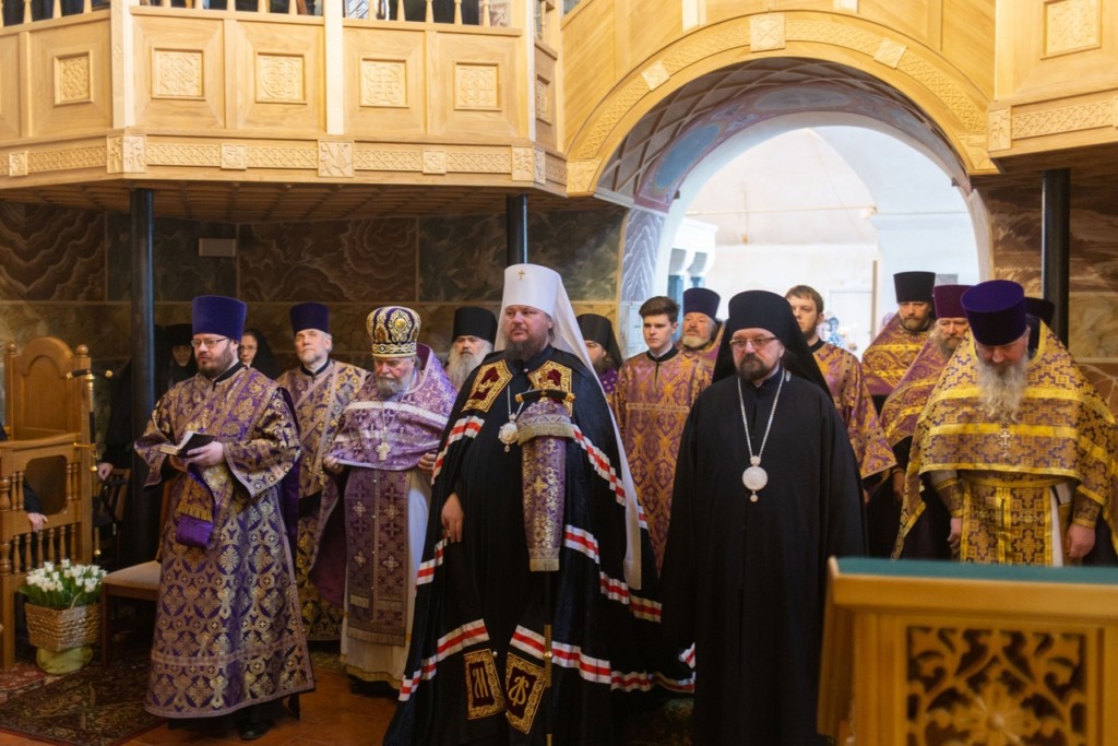 Соборное архиерейское богослужение в Троице-Сыпановом Пахомие-Нерехтском монастыре г.Нерехта