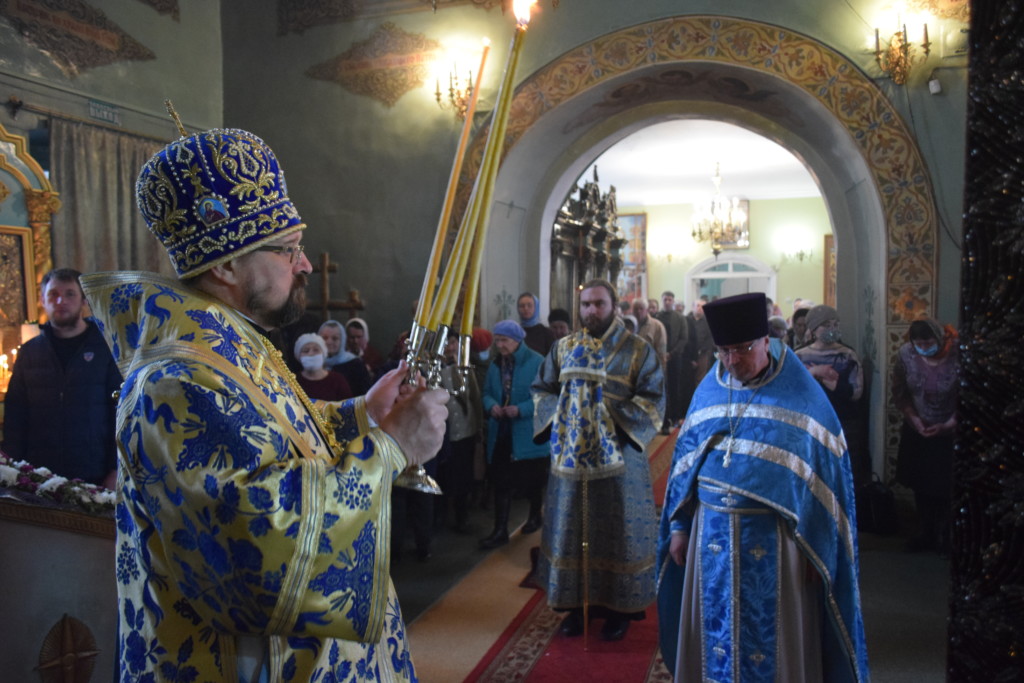 Благовещение Пресвятой Богородицы. Епископ Галичский и Макарьевский Алексий совершил праздничное богослужение в Введенском соборе г.Галича