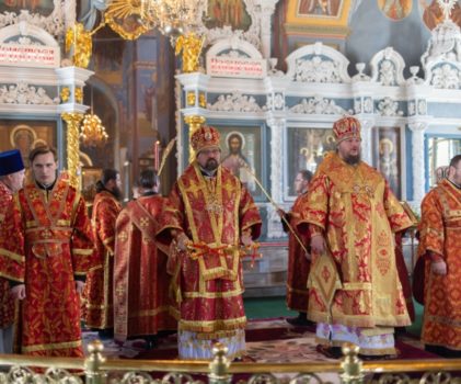 Соборное архиерейское богослужение в Богоявленском кафедральном соборе г.Кострома