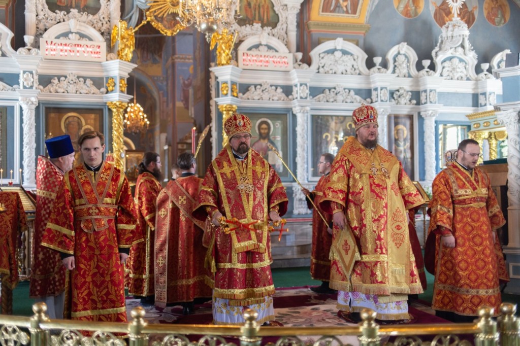 Соборное архиерейское богослужение в Богоявленском кафедральном соборе г.Кострома