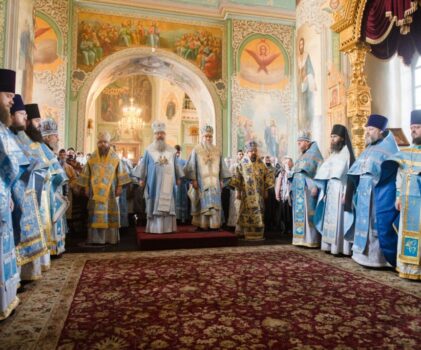 Торжества в Татарстанской митрополии. Божественная литургия в Благовещенском соборе Казанского кремля