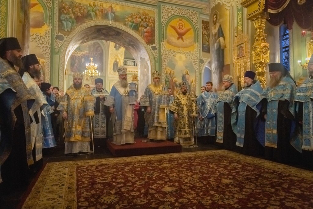 Торжества в Татарстанской митрополии. Всенощное бдение в Благовещенском соборе Казанского кремля