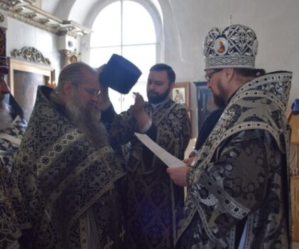 Великий понедельник. Литургия Преждеосвященных Даров в Свято-Троицком Макариево-Унженском мужском монастыре