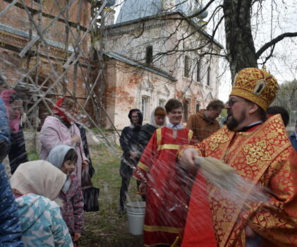 Неделя 3-я по Пасхе, Жен-Мироносиц. Божественная литургия в Введенском соборе г.Галича