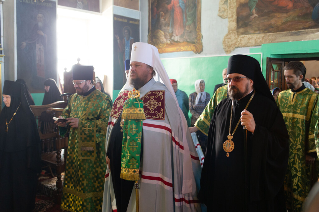 Память преподобного Макария Писемского. Соборное архиерейское богослужение в Макариево-Писемском женском монастыре