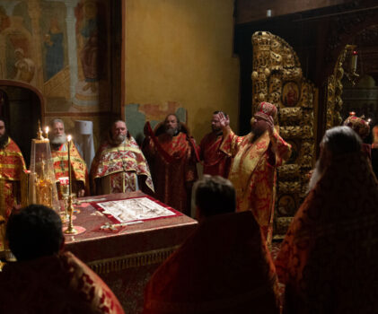 Ночная Божественная литургия в стенах Свято-Троицкого Ипатьева монастыре г.Кострома