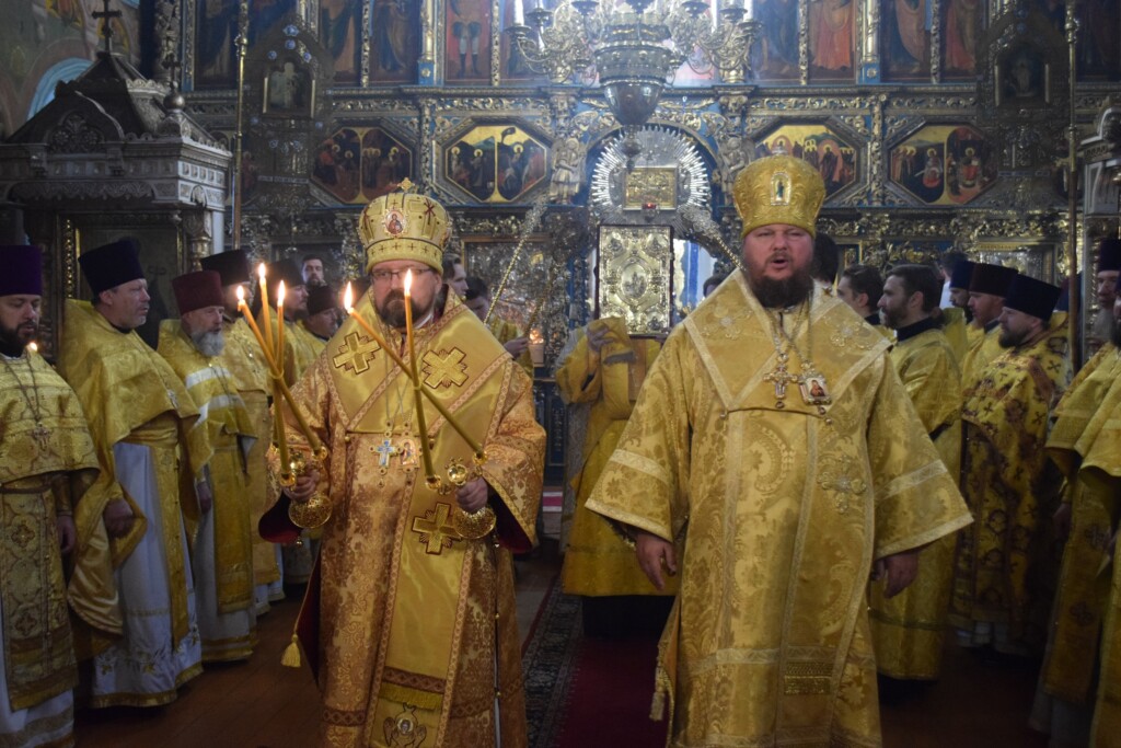 День праздника собора святителей Московских. Соборное архиерейское богослужение в Успенском храме г.Чухлома