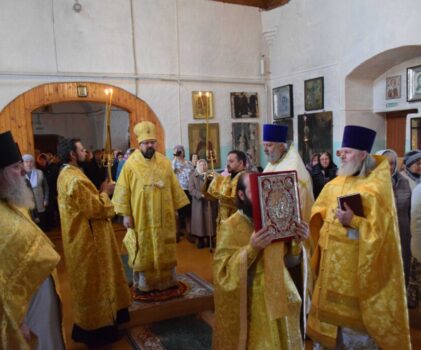 Архиерейское богослужение в храме Рождества Христова с.Рождественское