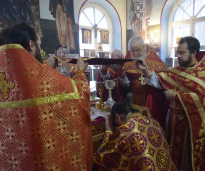 Архиерейское богослужение в день престольного праздника храма великомученика Димитрия Солунского с.Введенское