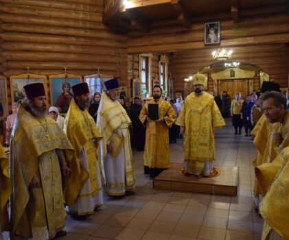 Соборная Божественная литургия в Никольском храме г.Шарья