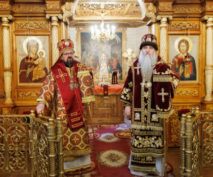 Митрополит Симбирский и Новоспасский Лонгин и епископ Галичский и Макарьевский Алексий совершили Божественную литургию в Благовещенском храме г.Ульяновска