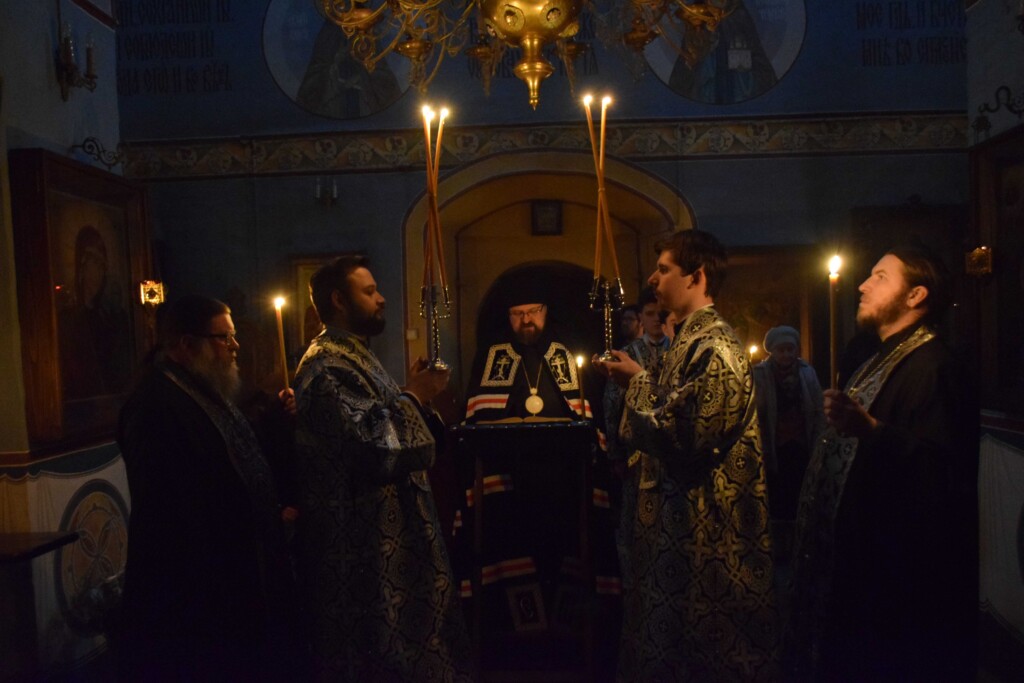 Вторник первой седмицы Великого поста. Архипастырь Галичской земли возглавил великое повечерие с чтением покаянного канона преподобного Андрея Критского в Успенском Паисиево-Галичском женском монастыре г.Галича