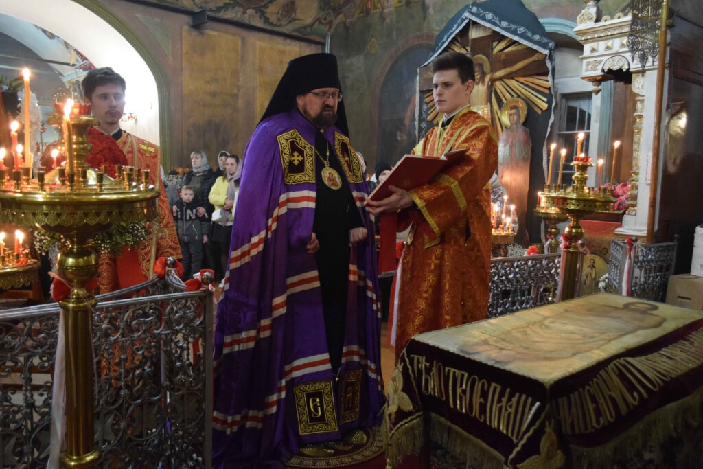 СВЕТЛОЕ ХРИСТОВО ВОСКРЕСЕНИЕ. Торжественное ночное богослужение в Успенском соборе г.Чухлома