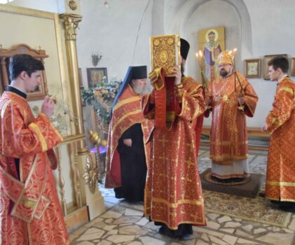 Пасхальные вечерня и утреня в Свято-Троицком Макариево-Унженском мужском монастыре г.Макарьев