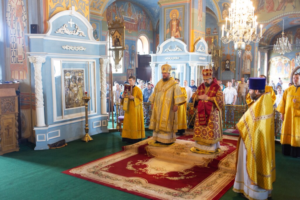 Соборное архиерейское богослужение в Богоявленско-Анастасиином кафедральном соборе г.Кострома