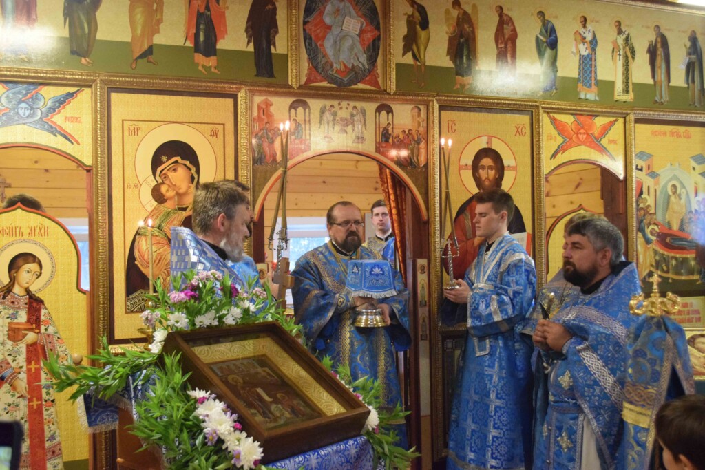 Архиерейское богослужение в праздник Боголюбской иконы Божией Матери в с.Рубцово