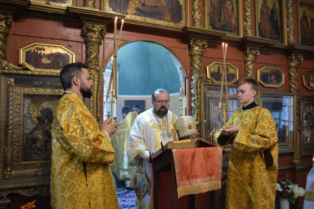 Праздник Первоверховных апостолов Петра и Павла. Архиерейское богослужение в Петропавловском храме г.Солигалич