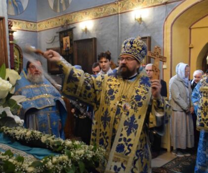 Успение Божией Матери. Архипастырь возглавил служение Параклисиса и Божественной литургии в Успенском Паисиево-Галичском женском монастыре г.Галича