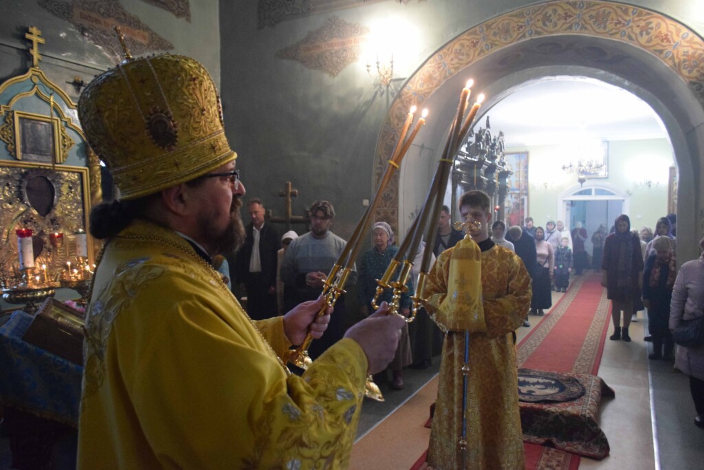 Архиерейское богослужение в Введенском соборе г.Галича