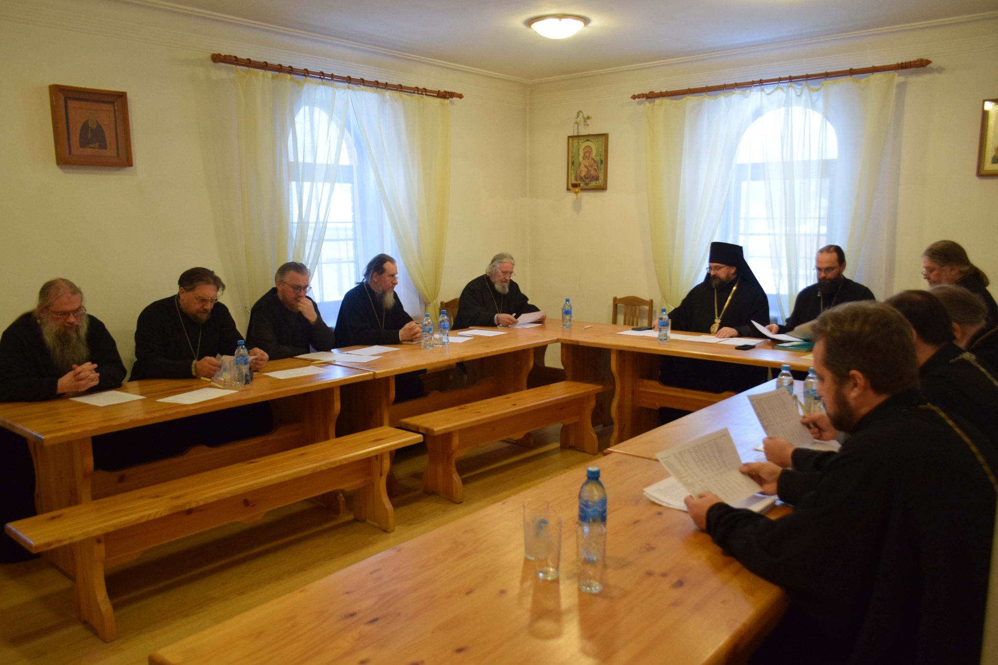 В городе Нея прошло заседание расширенного епархиального совета