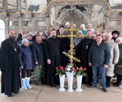 Совершено освящение обновлённого Креста с колокольни храма Покрова Пресвятой Богородицы архиерейского подворья с.Покров-Пема