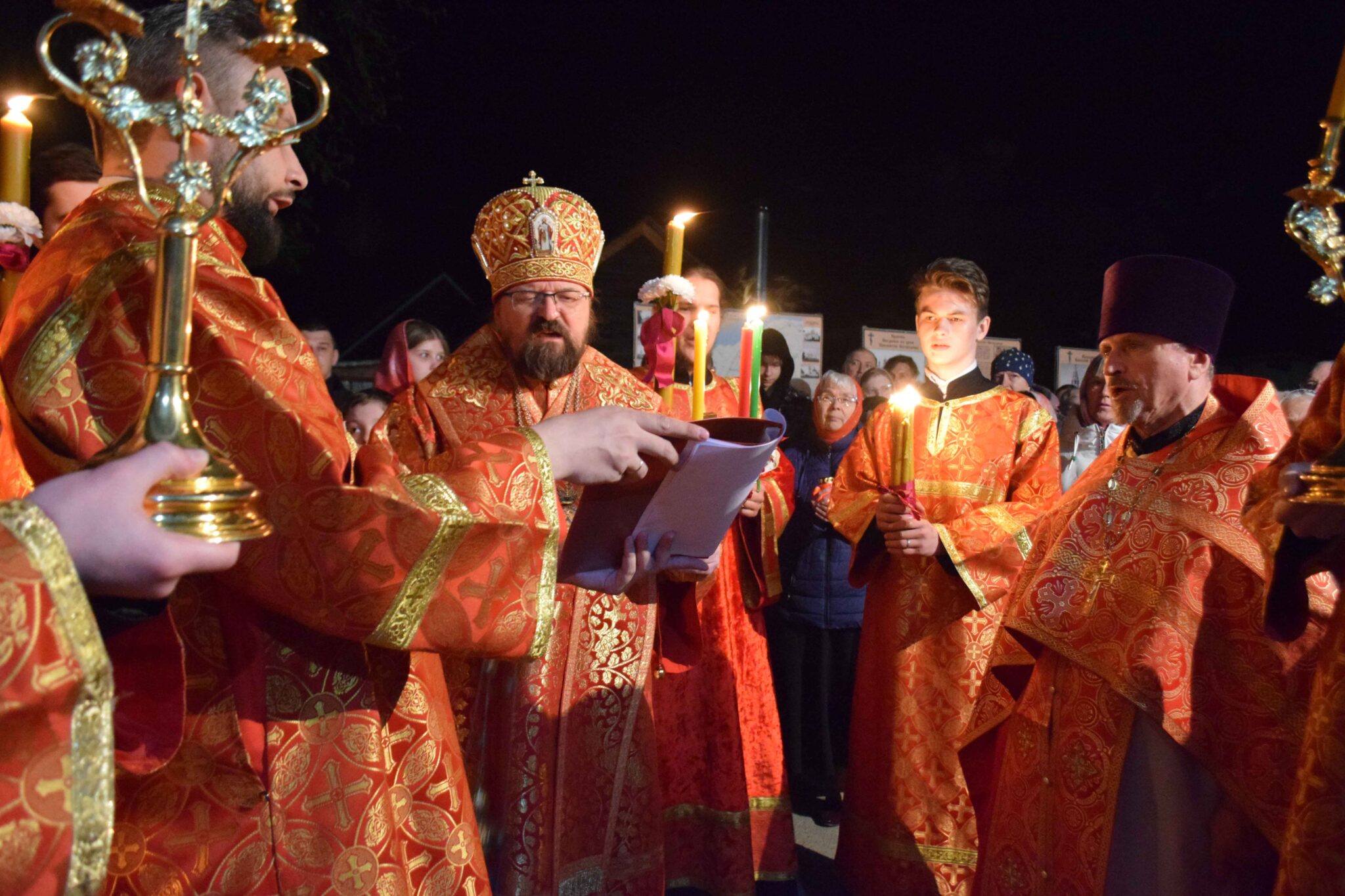 СВЕТЛОЕ ХРИСТОВО ВОСКРЕСЕНИЕ. Торжественное ночное богослужение в Введенском соборе г.Галича