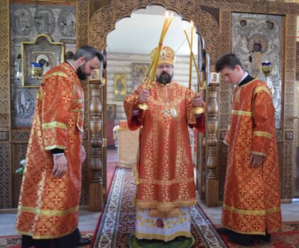 Преосвященный владыка совершил Божественную литургию в храме прп.Геннадия Костромского п.Антропово