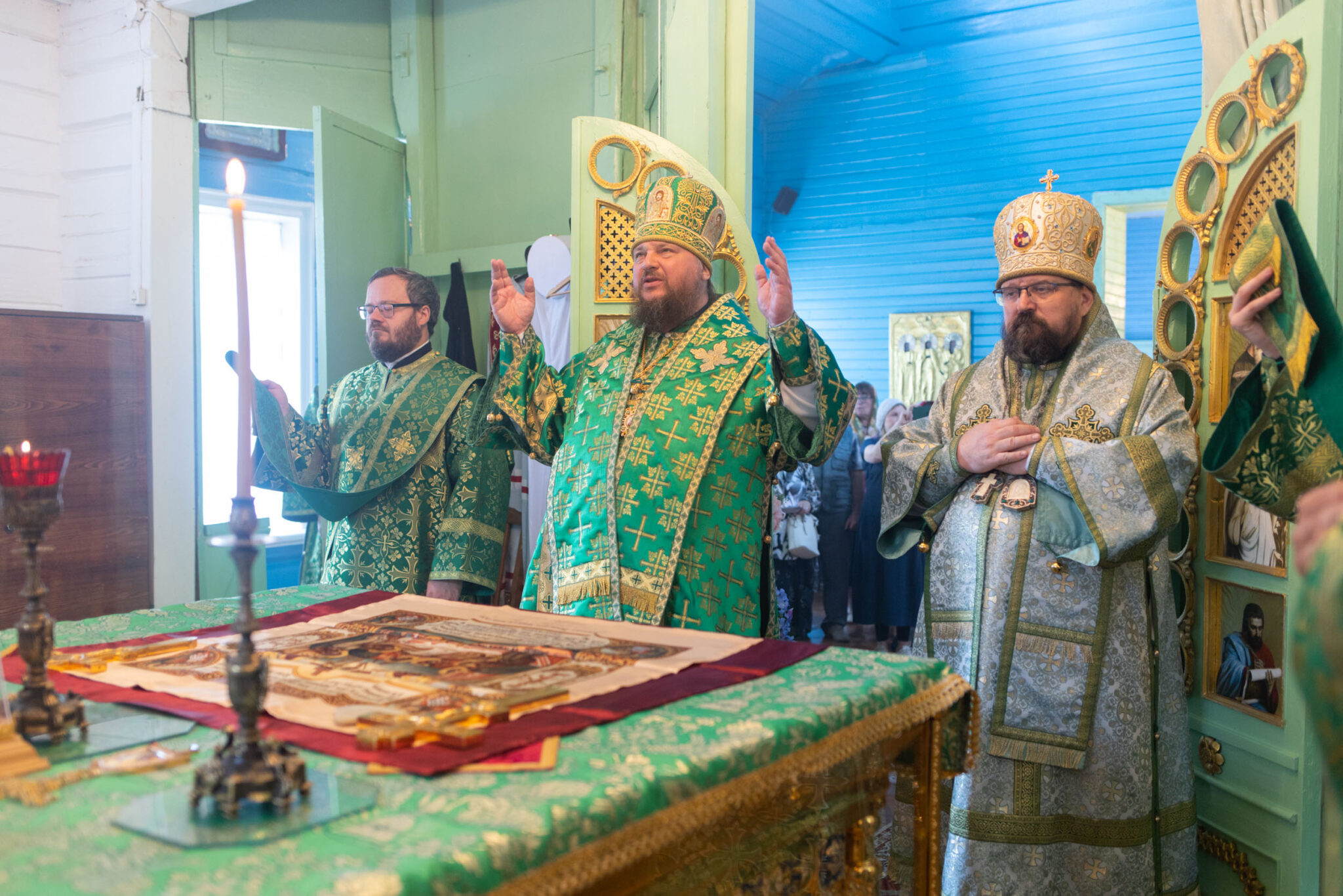 Соборное архиерейское богослужение в Макарие-Писемском монастыре