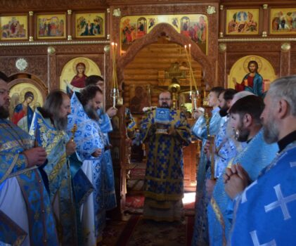 Архиерейское богослужение в храме иконы Божией Матери «Всецарица» г.Мантурово в день престольного праздника