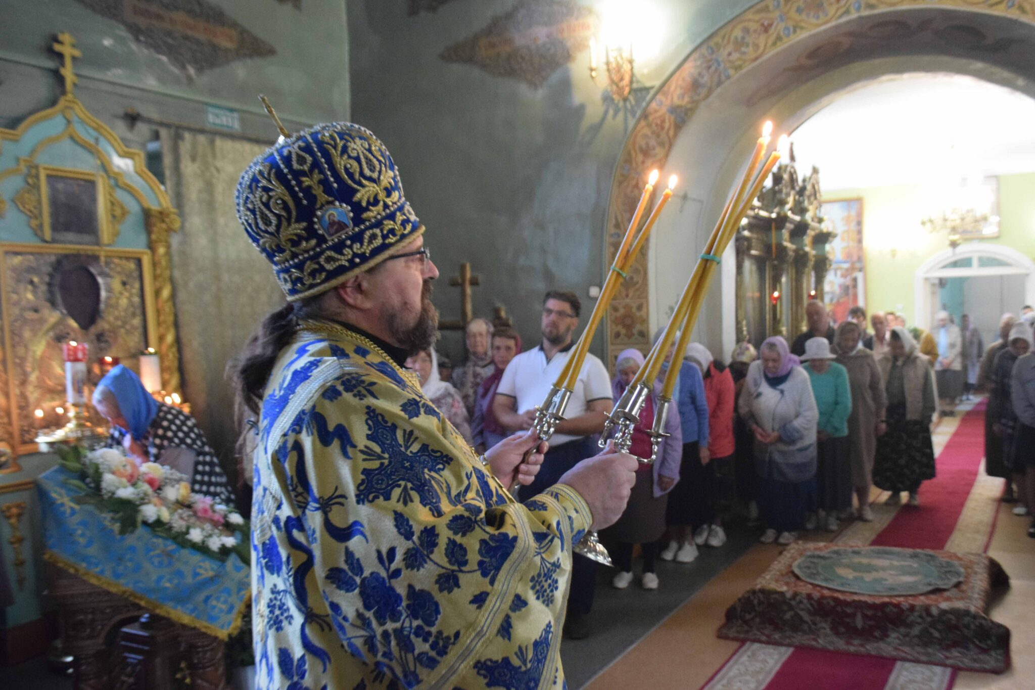 Епископ Галичский и Макарьевский Алексий совершил Божественную литургию в праздник Рождества Богородицы