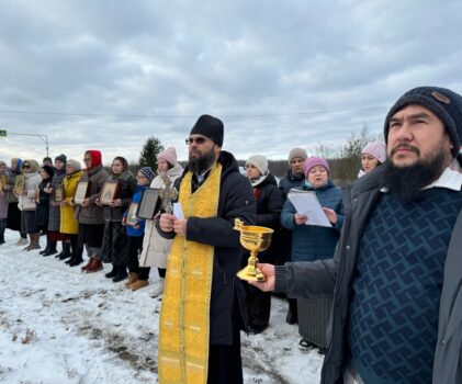 Во всех благочиннических округах Галичской епархии были совершены автомобильные крестные ходы