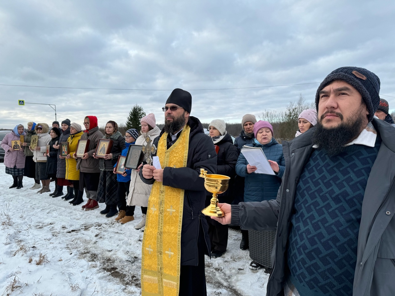 Во всех благочиннических округах Галичской епархии были совершены автомобильные крестные ходы