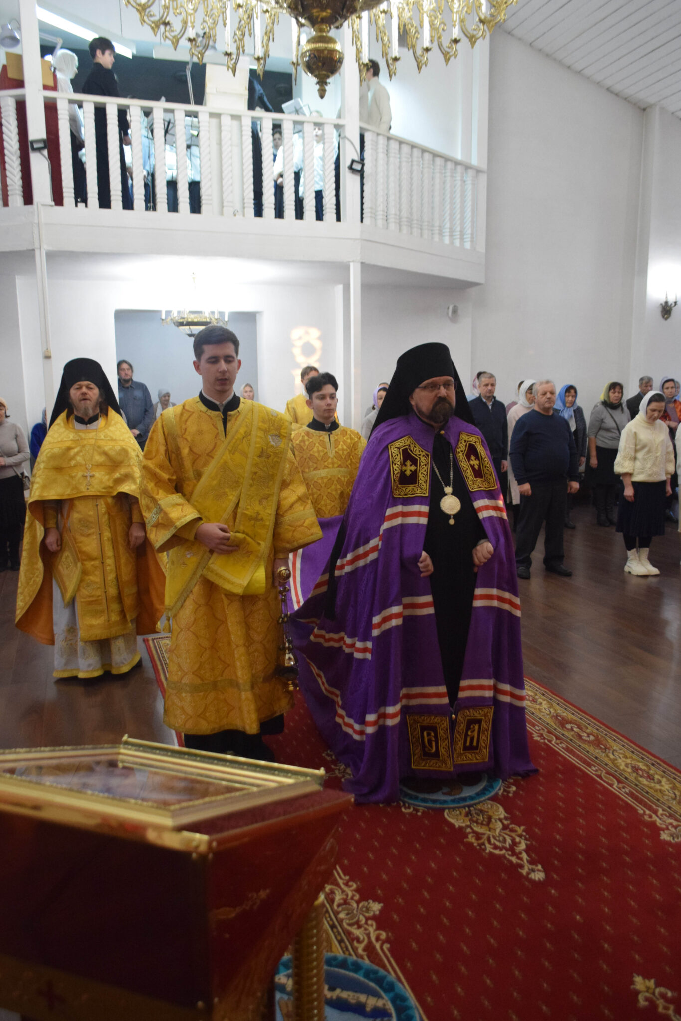 Воскресное архиерейское богослужение в храме цесаревича Алексия г.Шарья