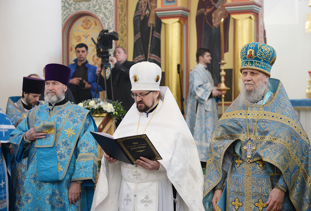 Духовенство, монашествующие, и миряне Галичской епархии поздравляют своего архипастыря с 8-ой годовщиной архиерейской хиротонии