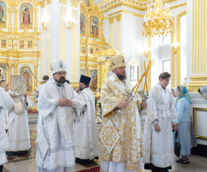 Соборное архиерейское богослужение в Костромском Кремле в день памяти Святых отцов I Вселенского собора