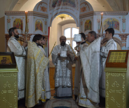 Родительская суббота. Богослужение архиерейским чином в храме архистратига Михаила с.Михайловское