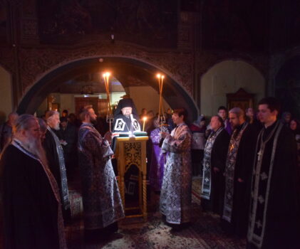Во второй день Великого поста архипастырь совершил чтение покаянного канона прп.Андрея Критского в соборе Рождества Христова г.Макарьев