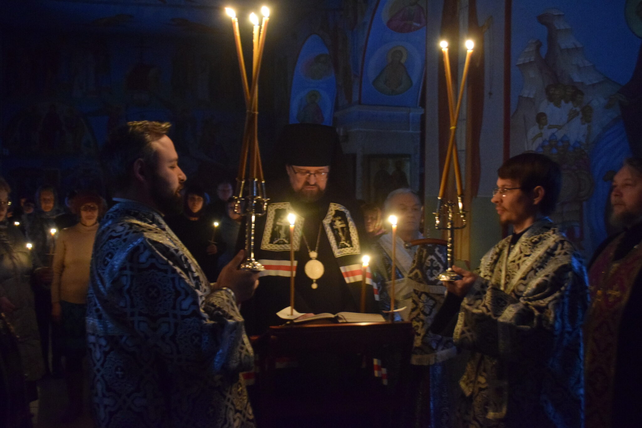 Великое повечерие с чтением покаянного канона прп.Андрея Критского в храме свт.Николая поселка Кадый